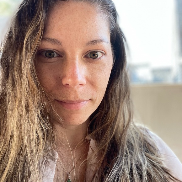 Meet your Posher, Sara - Picture 1 of 2